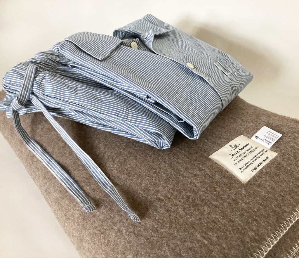 Decke, umkettelt / Reine Schurwolle / 1,5m x 2m