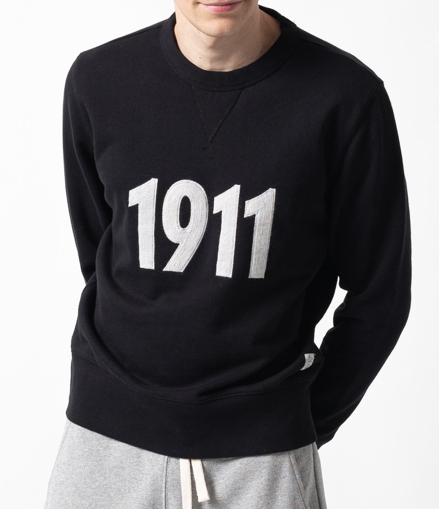 MBS_TRCSW07_99_DEEP BLACK_SWEATSHIRT_ORGANIC COTTON RECYCLED POLYESTER_M2.jpg