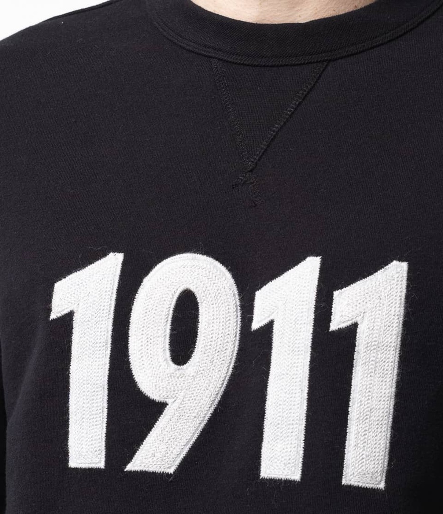 MBS_TRCSW07_99_DEEP BLACK_SWEATSHIRT_ORGANIC COTTON RECYCLED POLYESTER_MD.jpg