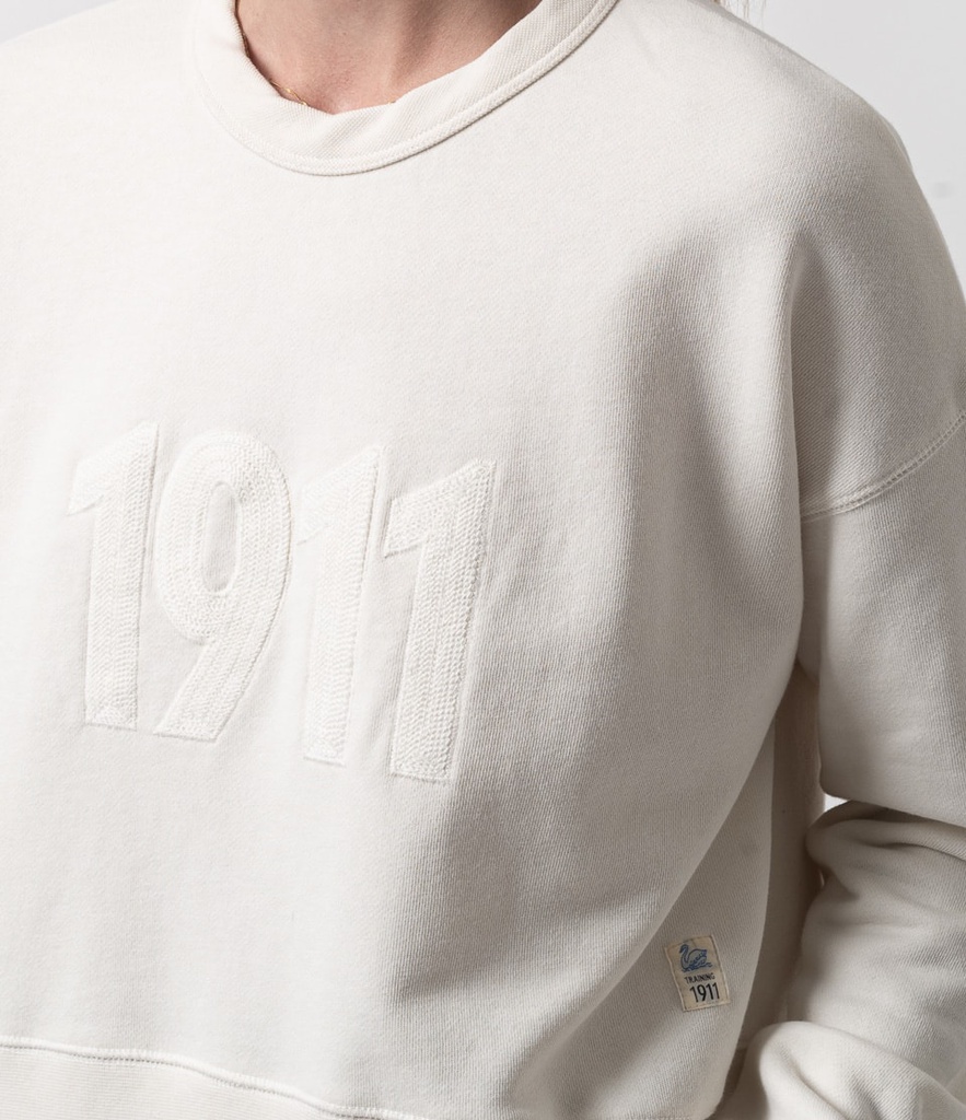 MBS_WTRSW02_04_OAT_SWEAT SHIRT_ORGANIC COTTON RECYCLED POLYESTER_MD3.jpg